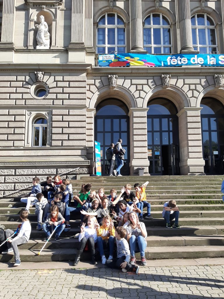 Apie Atypiques Personnes Dans L Intelligence Et L émotion Fête de la science et de l'amitié - École & Collège Notre-Dame de Sion