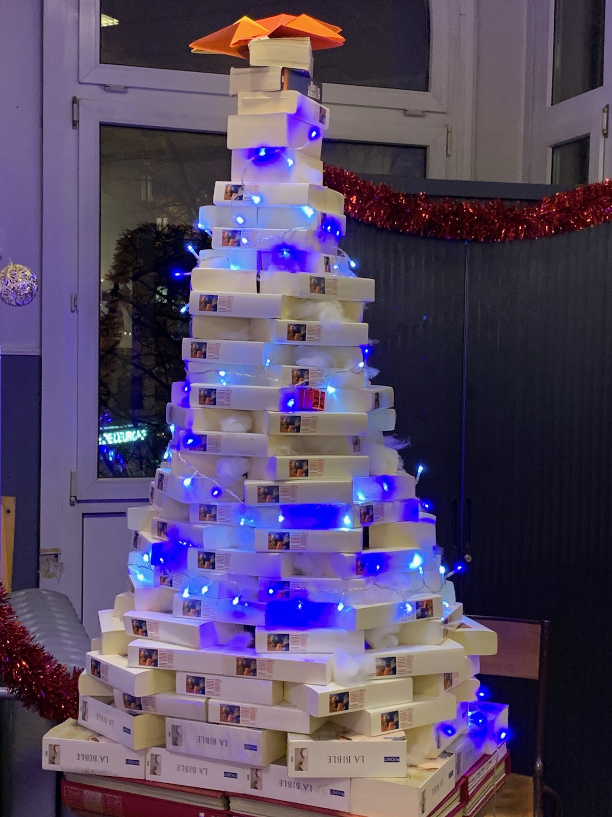 Un concours de déco de noël dans les salles de classe ! École & Collège NotreDame de Sion
