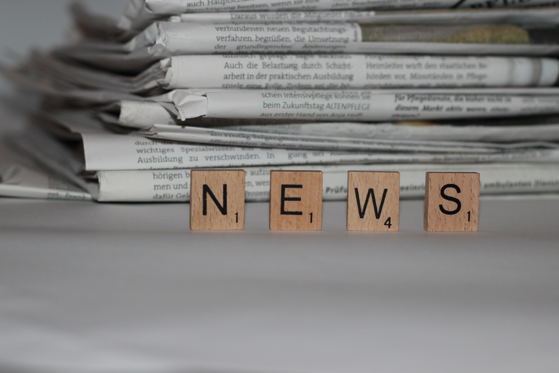 writing-newspaper-magazine-communication-brand-cash-545995-pxhere.com