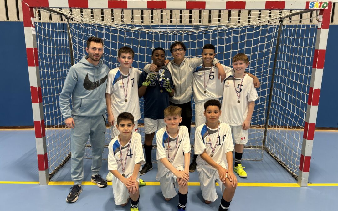 1ère place et qualification UNSS FUTSAL pour la finale District catégorie « Benjamin »